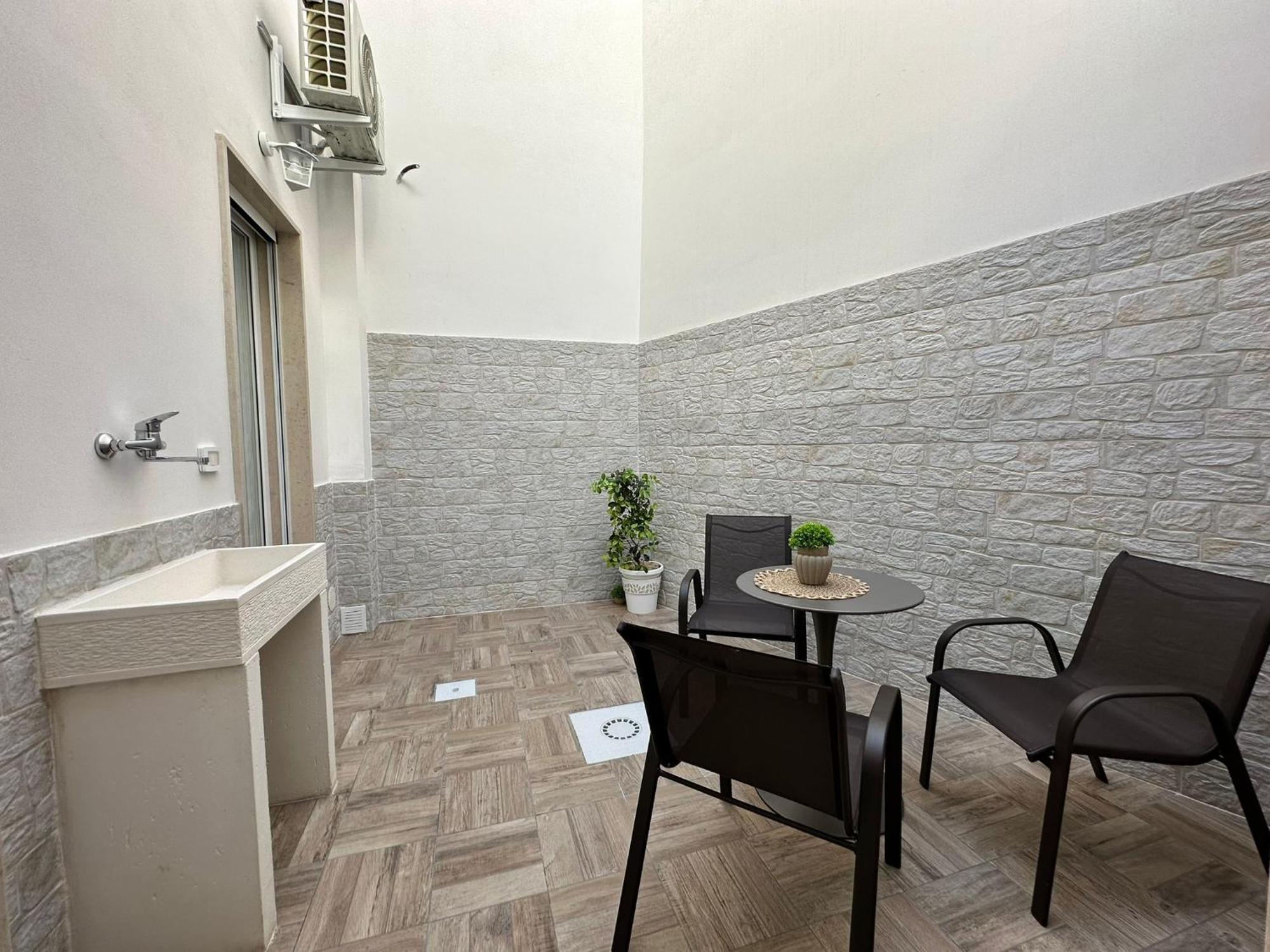 Hary Home Brindisi Bagian luar foto