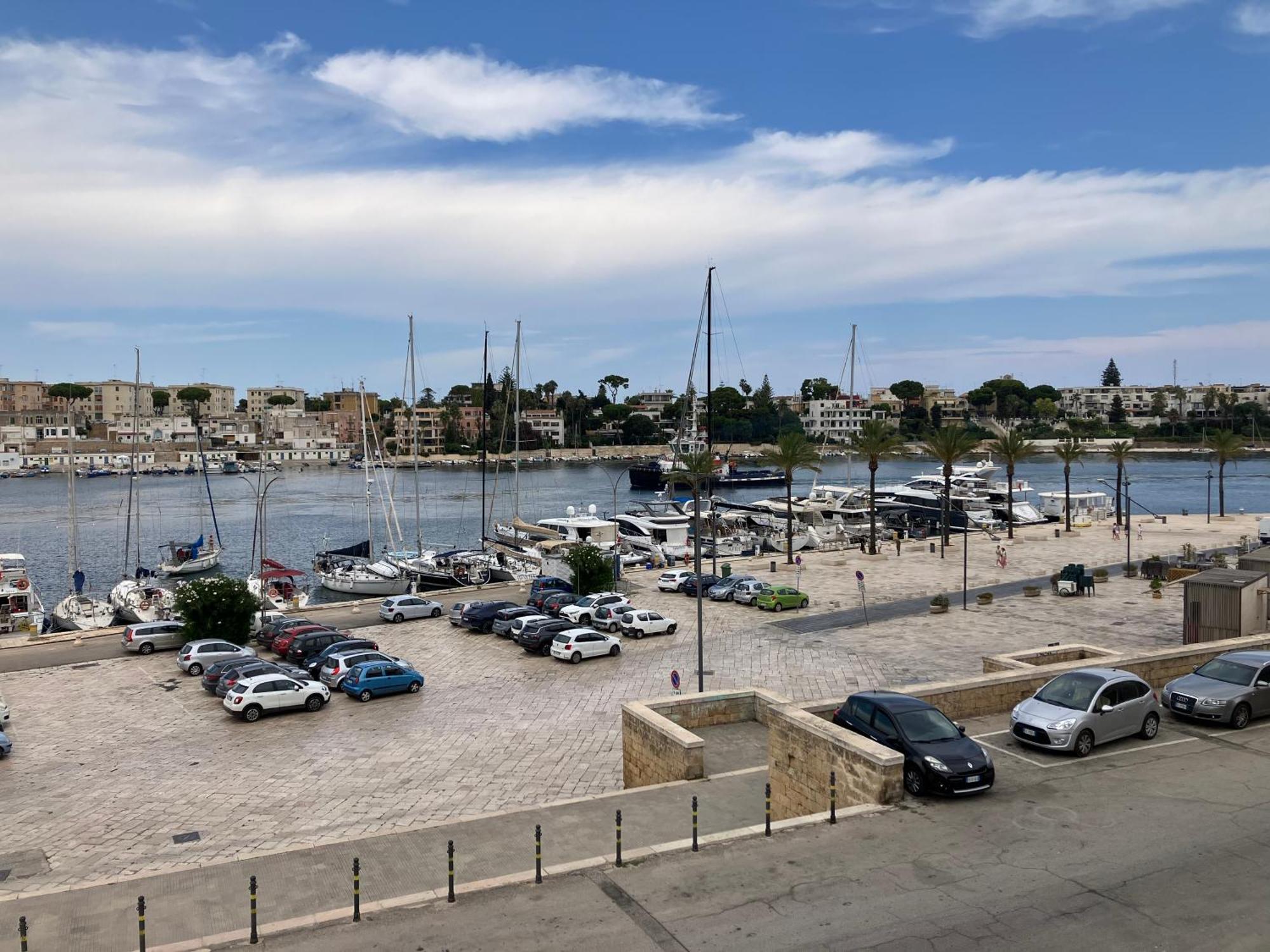 Hary Home Brindisi Bagian luar foto